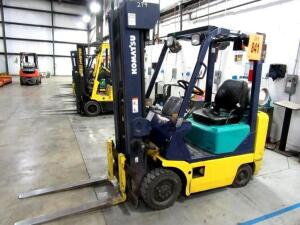 Komat'su LP Forklift Model: FG15STLP-16; SN: 602572A; Hours: 10547; Capacity: 2700 lb; Does NOT Come With Propane Tank; *800 S Center Street Adrian, M