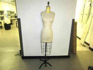 MODERN MODEL 1993 SZ 8, PROFESSIONAL DRESS FORM W/STAND