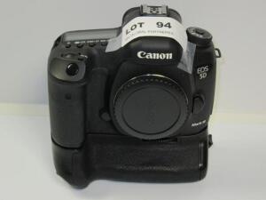 CANON EOS 5D MARK III DS126321 MEGAPIXEL DIGITAL CAMERA BODY ONLY, W/ VERTICALBATTERY GRIP