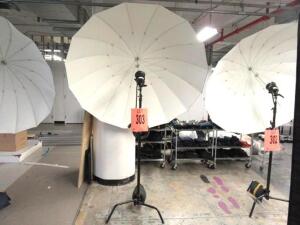 PROFOTO ACUTE D4 HEADLIGHT W/WESCOTT 7' PARABOLIC UMBRELLA W/ AVENGER C-STAND