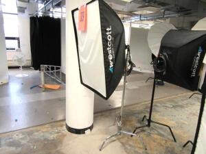 PROFOTO ACUTE D4 HEADLIGHT W/WESTCOTT PRO SOFTBOX 36"x48" PLUS AVENGER CHROME STAND, 2 RISERS