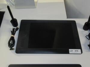 WACOM INTUOS 5 TOUCH PTH-650 MEDIUM WIRELESS GRAPHIC TABLE /WIRELESS PEN