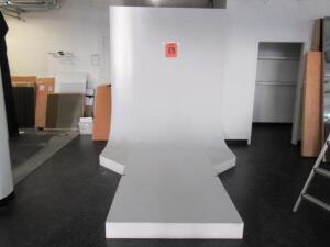 SET WHITE CYC WALL 84'' X 102'' X 126''