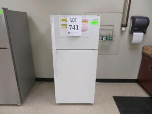 WHIRLPOOL REFRIGERATOR ( 2700 DISTRIBUTION DR HENRICO, VA 23231)