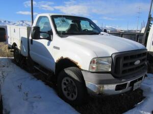 TRUCK 05 FORD F350 LIC 034NCE, VIN# 1FTWF315X5EA42724, MILES 72,862