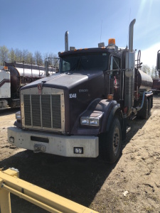 2005 Kenworth T800B Tandem-Axle Tank Truck 37,268km, 1,729hr Serial No 1NKDLB0X85R979298 Unit No 1048

 Located at 310-2nd Ave. Fox Creek, AB T0H 1P0