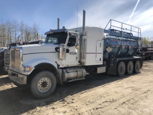 2007 International IHC 5900 Tri Drive Tank Truck Acid Sealed 295,203km, 10,605hr Serial No 1HTXTSCT67J468037 Unit No 5808 Located at 310-2nd Ave. Fox Creek, AB T0H 1P0