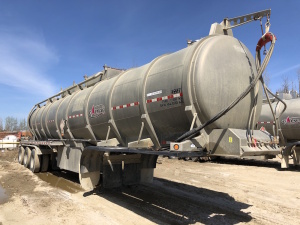 2013 Dragon 42 Cubic Tri Axle Tank Trailer Serial No 1UNST4532DS100782 Unit No 2227 Located at 310-2nd Ave. Fox Creek, AB T0H 1P0