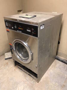 Dexter Laundry T-600 Washer Located at 2020 1st Ave. Edson, AB, T7E 1T8