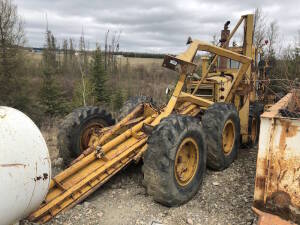 Grader (For Parts Not Working) Located at 2020 1st Ave. Edson, AB, T7E 1T8