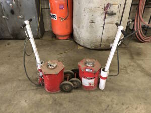 Lot of (2) Norco 10-TON Portable Air Lift Jack Located at 5603-50 Ave. Warburg, AB T0C 2T0