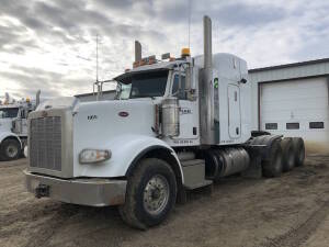 2013 Peterbilt 367 TriDrive Truck Tractor, Cummins ISX15 550 HP Engine, 18 Spd Trans, 567,721 KM, Front Tires 385/65R22.5, Rear Tires 11R24.5, A/R Susp., 16,000LB/60,000LB Front/Rears, Integral Cab, T & T Hyd Pump, Sliding 5th Wheel VIN 1XPTP4EX0DD182642 