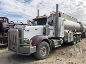 2013 Peterbilt 367 TriDrive Tank Truck, Cummins ISX15 550 HP Engine, 18 Spd Trans, 672,040 KM, Front Tires 425/65R22.5, Rear Tires 11R24.5, 20,000LB/61,000LB Front/Rears, A/R Susp., Sleeper, Grill Guard, w/ Brenner Alum TC 407 Spec Tank, Hydra Flow 3000 p