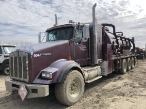 2005 Kenworth T800B TriDrive Vac Truck, CAT C15 475 HP Engine, Eaton Fuller 18 Spd Trans, 373,184 KM, Front Tires 425/65R22.5, Rear Tires 11R24.5, 19,663LB/57,875LB Front/Rears, A/R Susp., Sleeper, w/ 2004 Rebel Vac TC 412 Spec Tank, 14,797L Cap., Hyd Til