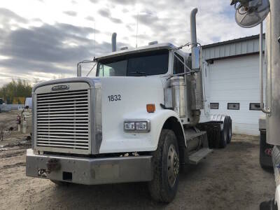 2002 Freightliner FLD120SD T/A Truck Tractor, CAT C15 475 HP Engine, 18 Spd Trans, 677,221 KM, Front Tires 11R24.5, Rear Tires 11R24.5, 12,000LB/46,000LB Front/Rears, Sleeper, w/ Hydra Flow 3000 psi Hyd Cooler, T & E Pump, Sliding 5th Wheel VIN 1FUJALAV42