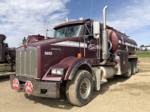 2004 Kenworth T800B T/A Tank Truck, CAT C15 475 HP Engine, Eaton Fuller 18 Spd Trans, 544,536 KM, Front Tires 585/65R22.5, Rear Tires 11R24.5, 15,965LB/45,760LB Front/Rears, A/R Susp., 2004 Wabash TC 406AL Spec Tank - S/N 1NKDLB0XX5R97299, 2 Compartment, 