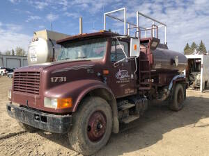 1997 International 4900 S/A Tank Trailer, DT466E 230 HP Engine, 6 Plus Trans, 133,938 KM, Front Tires 11R22.5, Rear Tires 11R22.5, w/ 1997 Advance TC 306M Spec Tank - S/N 2AESTBB00VS000132, 8,180L Cap., Alum Railing VIN IHTSDAAP3WH537814 Unit # 1731 Loca