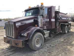 2005 Kenworth T800 T/A Tank Truck, CAT C15 Acert Engine, Eaton Fuller 18 Spd Trans, Front Tires 385/65R22.5, Rear Tires 11R24.5,, 16,000LB/46,000LB Front/Rears, w/ 2005 Hamms TC 412 MS Spec Tank, 16,670L Cap., *MISSING FUEL TANK, NEEDS REPAIRS VIN 1NKDLB9