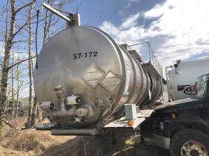 1991 Polar Tridem Tank Trailer, TC 307 Spec, Tires 11R24.5, 40,823KG Max Load VIN N1-11497 Unit # 2073 Located at 5603-50 Ave. Warburg, AB T0C 2T0