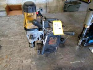 DEWALT DWE1622 MAGNETIC DRILL