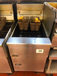 Pitco Commercial Natural Gas Fryer 70-90 lb Oil Capacity SG18