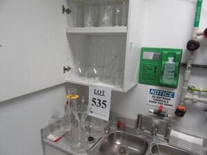 LOT ASST'D LAB GLASSWARE, FLASKS, GRADUATED CYLINDERS, BEAKERS, (LAB NEXT TO FRONT OFFICE)