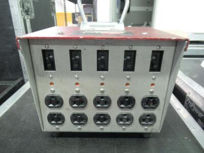 PD BOX 100A/120V - 20A X5 ED LUNCH DADCO (1 UNIT NEEDS REPAIR)