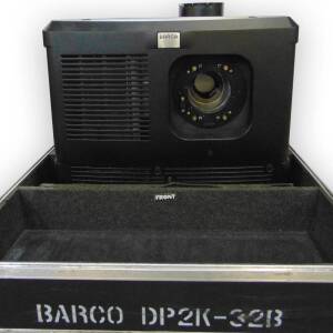 PROJECTOR CINEMA 33.0K BARCO DP2K-32B SINGLE CASE