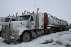 2015 PETERBILT 367 TRIAXLE SEMIVAC TRUCK WITH CUMMINS ISX 15 ENGINE, 17,400 HOURS, 194,091KILOMETERS, EATON 18 SPEED TRANSMISSION, T69-170HPX2 T69-170H 4.10 DIFFERENTIAL, WET KIT, NATIONAL VAC PUMP, FRONT 385/65R22.5 REAR 11R24.5 TIRES, 2015 COVAX 3ST