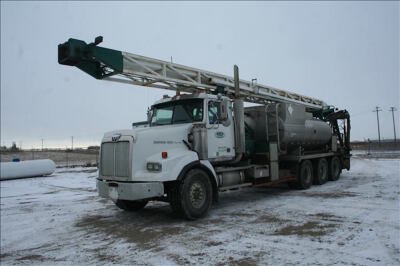 2006 WESTERN STAR 4900 TRIAXLE FLUSHBY WITH CAT C13 ENGINE, EATON 15 SPEED TRANSMISSION, WET KIT, ADVANCE TC 406 CRUDE 8M3 ALUMINUM TANK, GARDNER DENVER 3X5 PUMP, NAMCO CHAINCAS, NAMCO TRANSFER BOX, GT MANU 38' FOOT DERRICK, HIAB 1820 KG PICKER, 3" 15