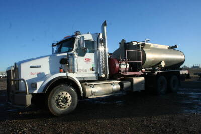 2012 KENWORTH T800 TANDEM PRESSURE TRUCK WITH CUMMINS ISX 11.9 ENGINE, 26,946 HOURS, 207,737 KILOMETERS, EATON 18 SPEED TRANSMISSION, DSP41P EATON TANDEM R/A 4.11 DIFFERENTIAL, WET KIT, ADVANCE TC 406 CRUDE 12M3 ALUMINUM TANK, GD 3X5 PUMP, CHAINCAS, N