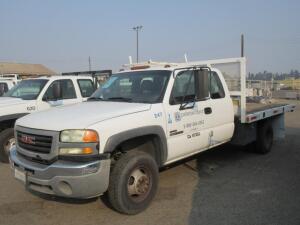 2004 GMC 3500 DURAMAX DIESEL EXTENDED CAB FLAT BED TRUCK , 343497 MILES, VIN# 1GDJC39214E375529 (247)