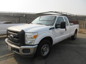 2013 FORD F250 XL SUPER DUTY EXTENDED CAB PICKUP TRUCK W/FUEL TANK,TOOL BOX AND RACK, 292,577 MILES , VIN# 1FT7X2A69DEA86216 (640)