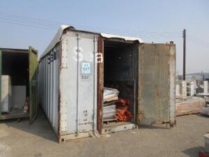 26FT SHIPPING CONTAINER WITH CONTENTS CABINETS ,CROSS BEAMS,WIRE DECKING