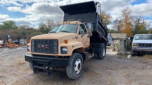 1999 GMC C8500 DUMP TRUCK DOUBLE FRAM WITH STAINLESS STEEL SALT SPREADER, HEATED MIRRORS, CAT ENGINE MODEL: 3126 MIL