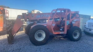 2005 SkyTrak 6042 Rough Terrain Telehandler Telescopic Forklift, 6000 lbs. Capacity, 3796 Hours, Serial No. 0160007840, (Unit Runs But Leaking Hydraul