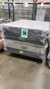 LOT OF 2 SETS QUEEN MATTRESS AND BOX SPRING