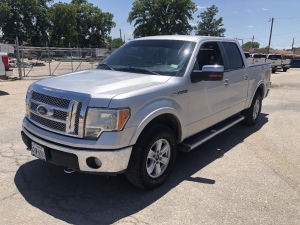 FORD PICK UP TRUCK, 2011, F150, 4WD, 267790 MILES.
RUNS AND DRIVES, SHIFTS ROUGH AND MAY NEED TRANSMISSION SERVICE, CHECK ENGINE LIGHT IS FOR FUEL GAUGE SENDING UNIT FAILURE, PLASTIC SURROUND ON DRIVERS SEAT IS BROKEN.
WITH TITLE, TITLE WILL BE SENT TO BU