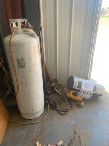 DEWALT 150,000 BTU HEATER W/ PROPANE TANK (BACK WAREHOUSE) (Located at Ft Morgan, CO)