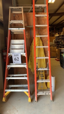 LOT OF (3) LADDERS: (1) 4 STEP LADDER, (1) 7 STEP LADDER, (1) 20FT LADDER (LOCATION: 1900 TX-97, PLEASONTON, TX 78064)