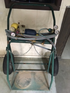 LOT, TORCH SET, INCLUDES REGULATORS, HOSE, TORCH HEAD, CART. SOME OF THE GAUGES NEED REPLACED. THERE ARE NO TANKS! AS SHOWN.<br/>LOCATED IN CARLSBAD NM.