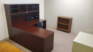 DESK w/ RETURN & HUTCH, 2 FILE CABINETS, TABLE, CHAIR (LOCATED IN ODESSA TX)