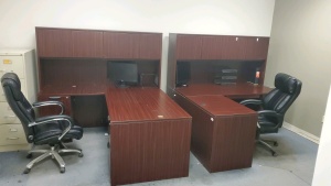 LOT OF OFFICE FURNITURE, (2) DESK w/L-RETURN-HUTCH, (4) CHAIRS, (2) CABINETS (LOCATED IN ODESSA TX)