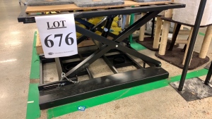 MANUAL LIFT TABLE 46 1/2IN X 39IN (ROW 17)