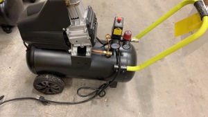 AIR COMPRESSOR 30L MODEL: W8 (ROW 24)