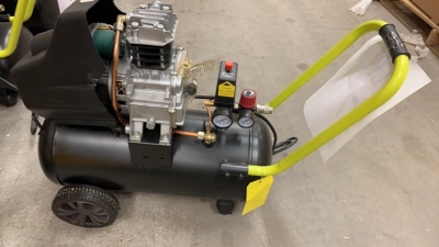 AIR COMPRESSOR 30L MODEL: Y8 (ROW 24)