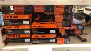 (19) VALU AIR PROFESSIONAL AIR IMPACT WRENCH MODEL: 7460 AND (1) VALU AIR PROFESSIONAL 1/2IN MINI AIR IMPACT WRENCH MODEL: RP7426 (ROW 9)