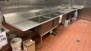 3 COMPARTMENT STAINLESS STEEL SINK 123IN X 29IN X 27IN W/ SHELF (RESTURANT) (BUYER RESPONSIBLE FOR CAPPING)