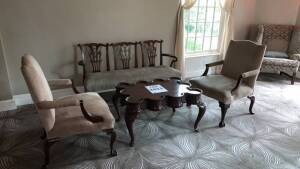 VINTAGE MARK DAVID COFFEE TABLE WITH (4) SIDE CHAIRS & BENCH (BROKEN IN CORNER), (LOCATION: WARDMAN TOWER)