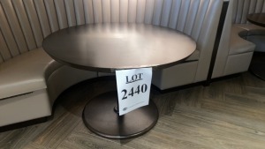 LOT OF (2) WOOD ROUND TABLES WITH METAL BASE 4FT WITH (2) BOOTHS 197 INCHES X 4FT X 42 INCHES HIGH (LOCATION: LOBBY LOUNGE)